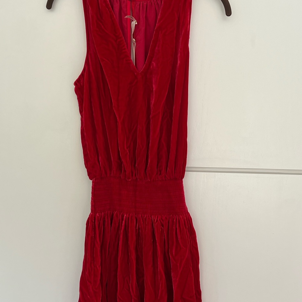 Elegant Red Sleeveless Dress